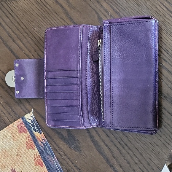 B.Makowsky Wallet - Picture 4 of 8